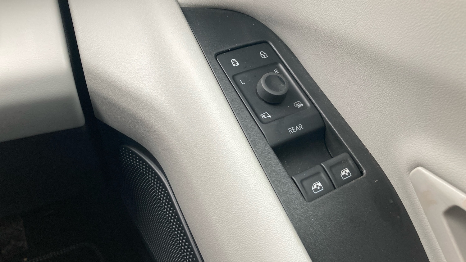 Used Ford Explorer 2024 for sale - 77340265: Photo 30