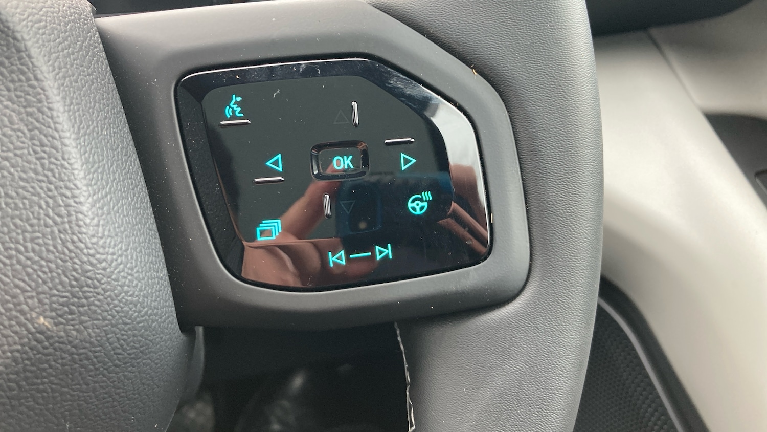 Used Ford Explorer 2024 for sale - 77340265: Photo 31