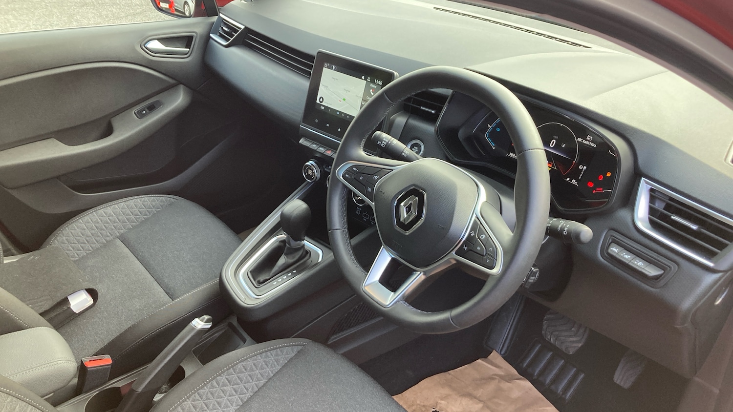 Used Renault Clio 2022 for sale - 76401909: Photo 11