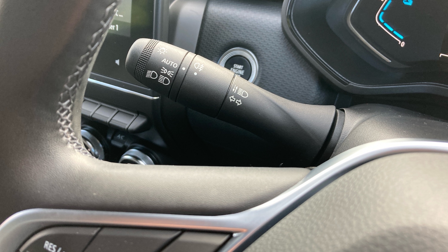 Used Renault Clio 2022 for sale - 76401909: Photo 33