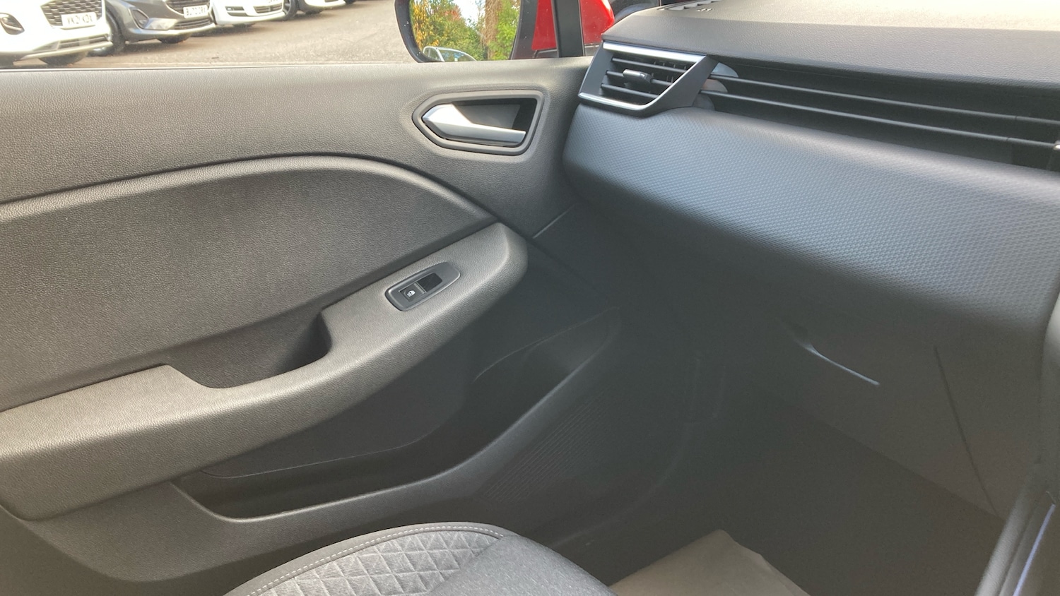 Used Renault Clio 2022 for sale - 76401909: Photo 39