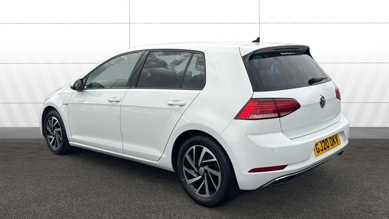 Used Volkswagen Golf 2020 for sale - 77129419: Photo 2