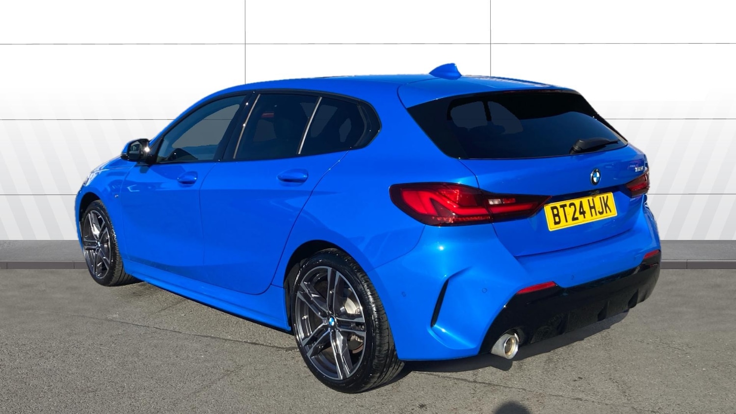 Used BMW 1 Series 2024 for sale - 76192454: Photo 2