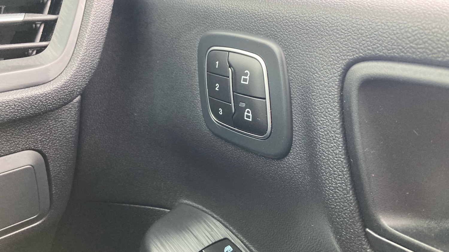 Used Ford Kuga 2024 for sale - 76554850: Photo 30