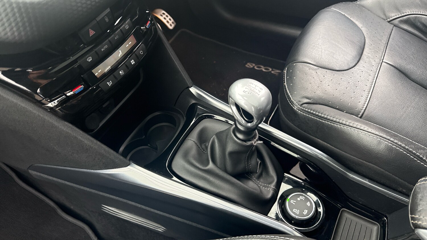 Used Peugeot 2008 2016 for sale - 77830415: Photo 13