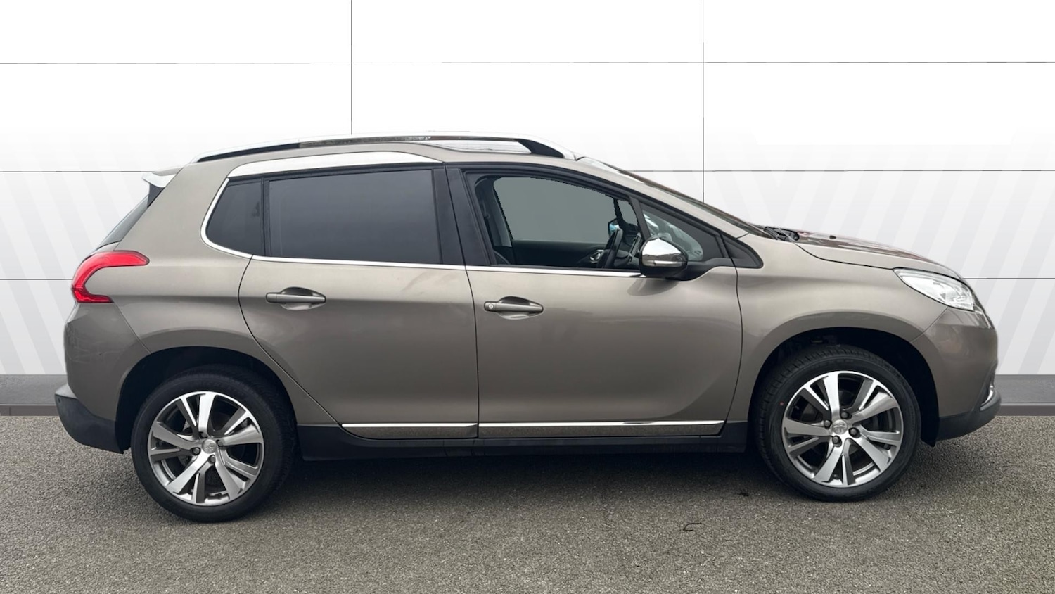 Used Peugeot 2008 2016 for sale - 77830415: Photo 5