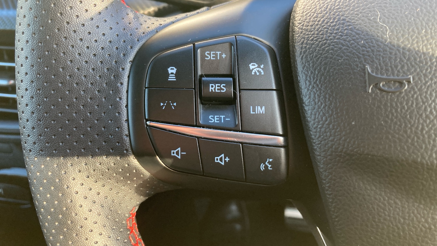 Used Ford Kuga 2025 for sale - 76640778: Photo 41