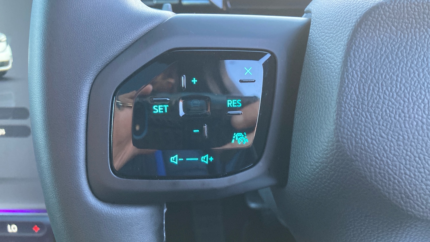 Used Ford Explorer 2024 for sale - 77946990: Photo 23