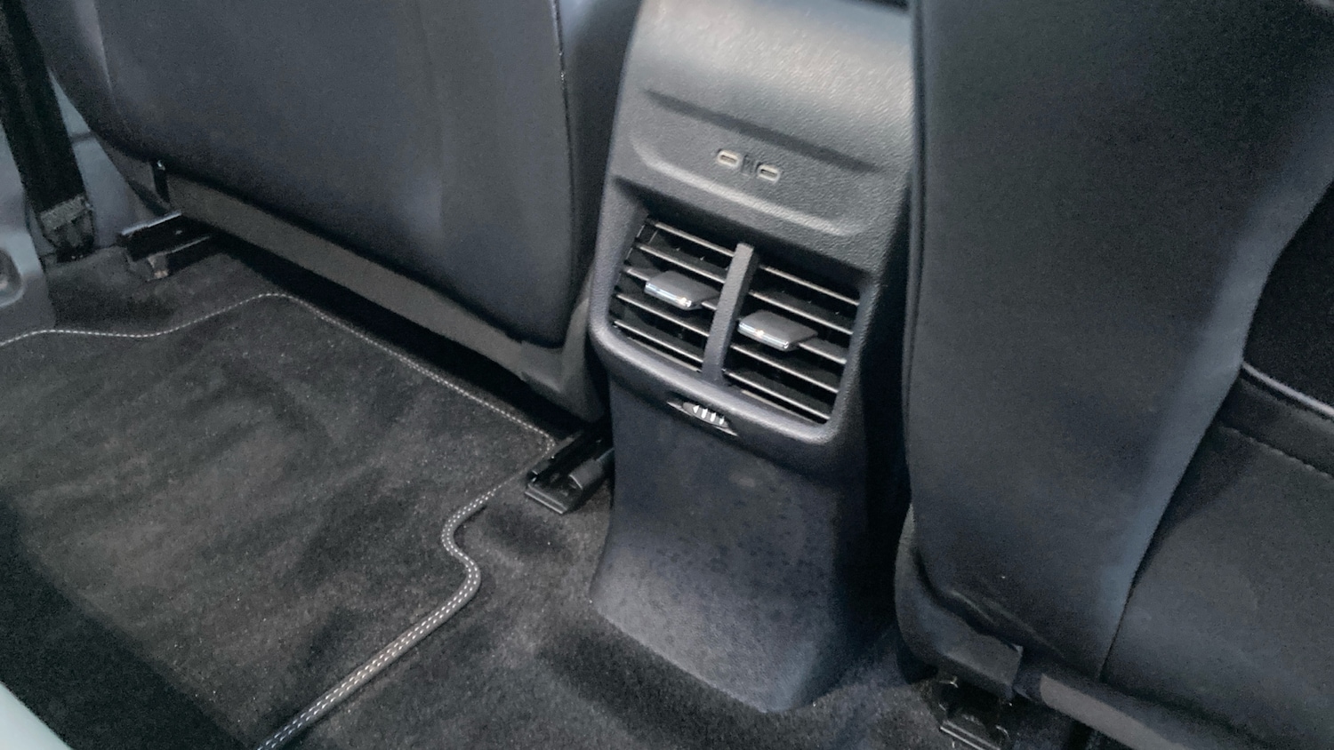 Used Ford Explorer 2024 for sale - 77946990: Photo 30