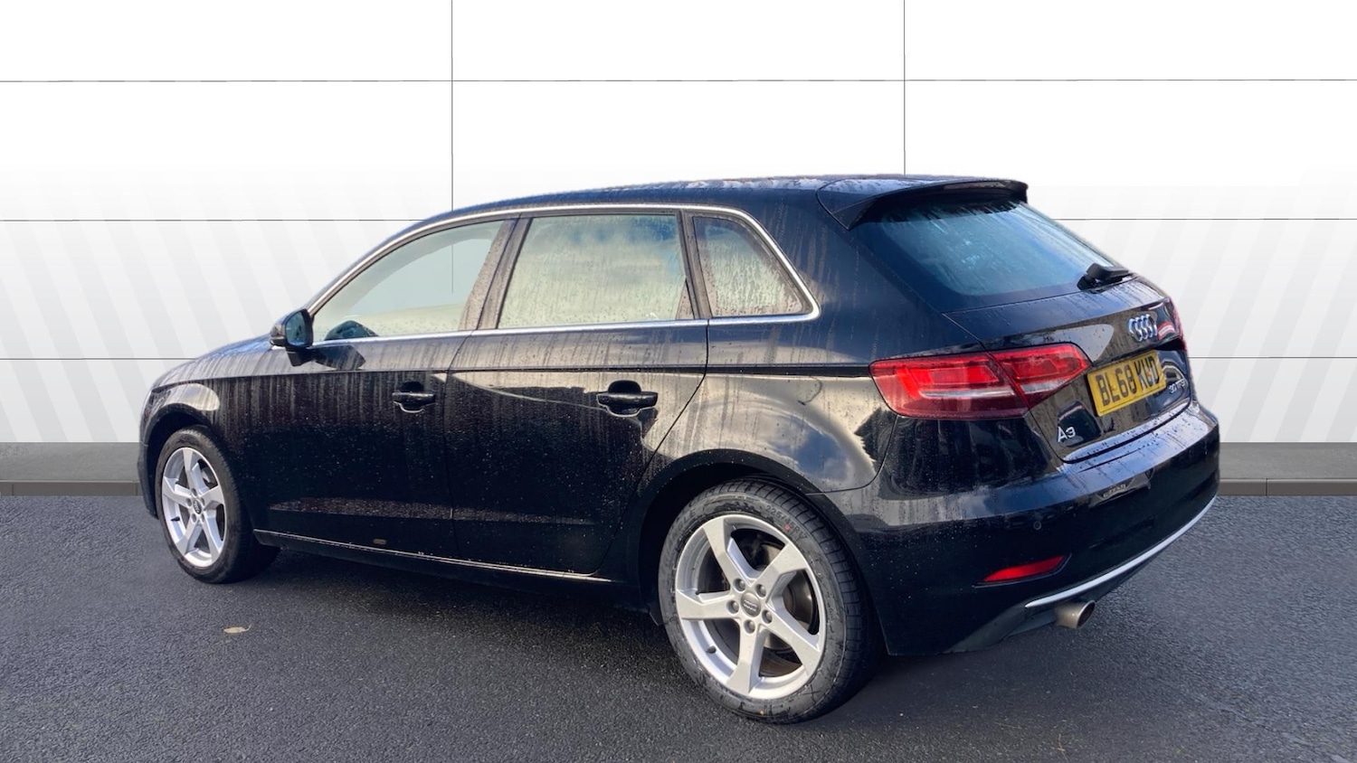 Used Audi A3 2018 for sale - 76525632: Photo 2