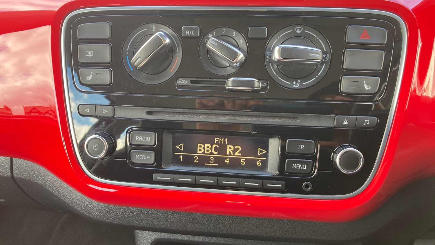 Used Volkswagen up! 2014 for sale - 77830411: Photo 26