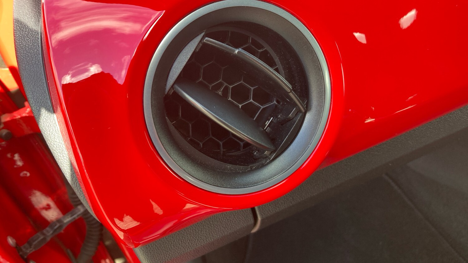 Used Volkswagen up! 2014 for sale - 77830411: Photo 35