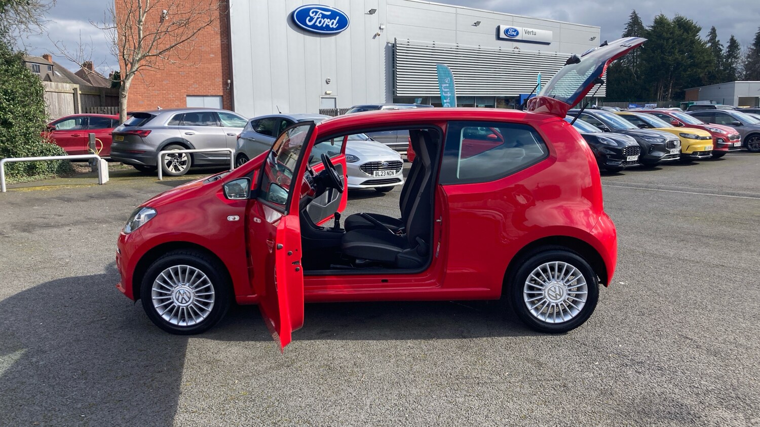 Used Volkswagen up! 2014 for sale - 77830411: Photo 41