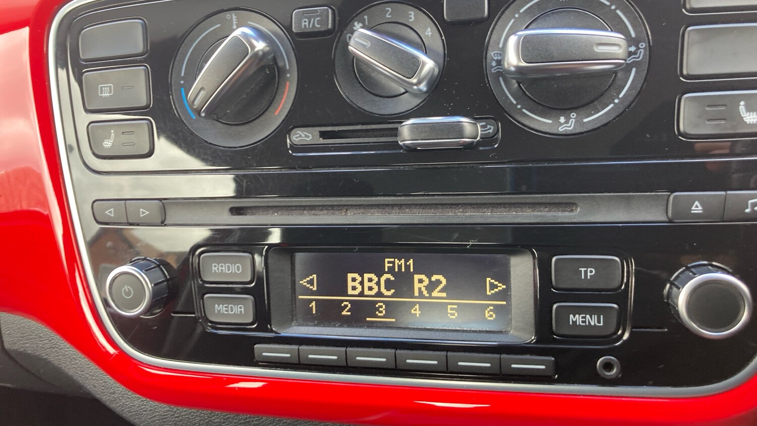 Used Volkswagen up! 2014 for sale - 77830411: Photo 49