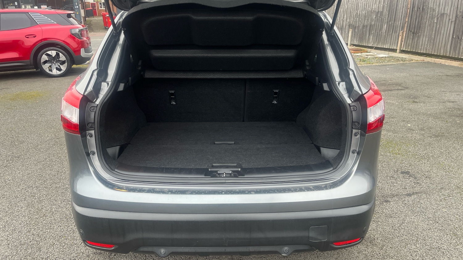 Used Nissan Qashqai 2015 for sale - 77813279: Photo 4