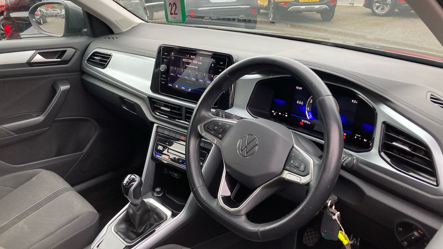 Used Volkswagen T-Roc 2023 for sale - 77893231: Photo 11