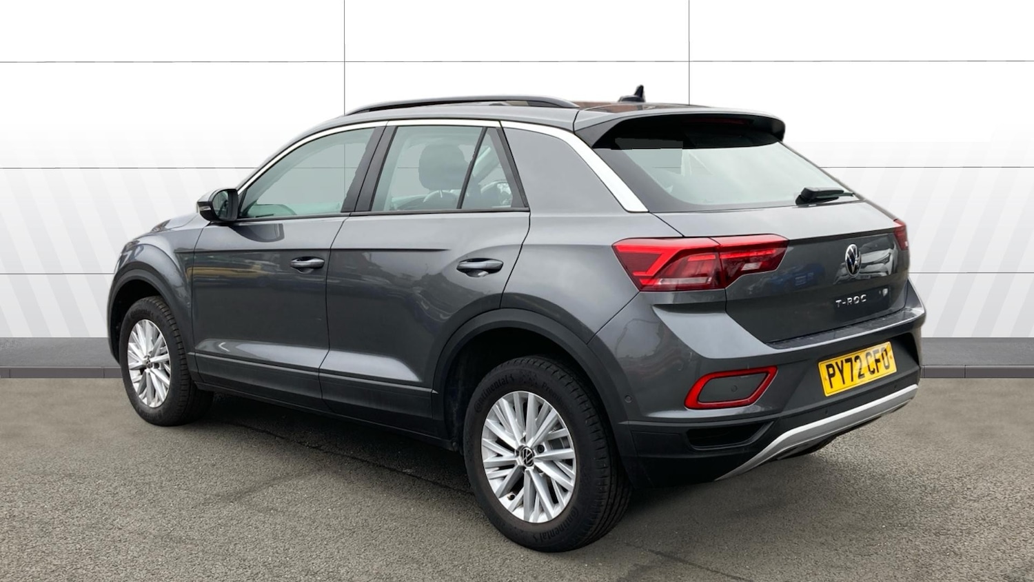 Used Volkswagen T-Roc 2023 for sale - 77893231: Photo 2