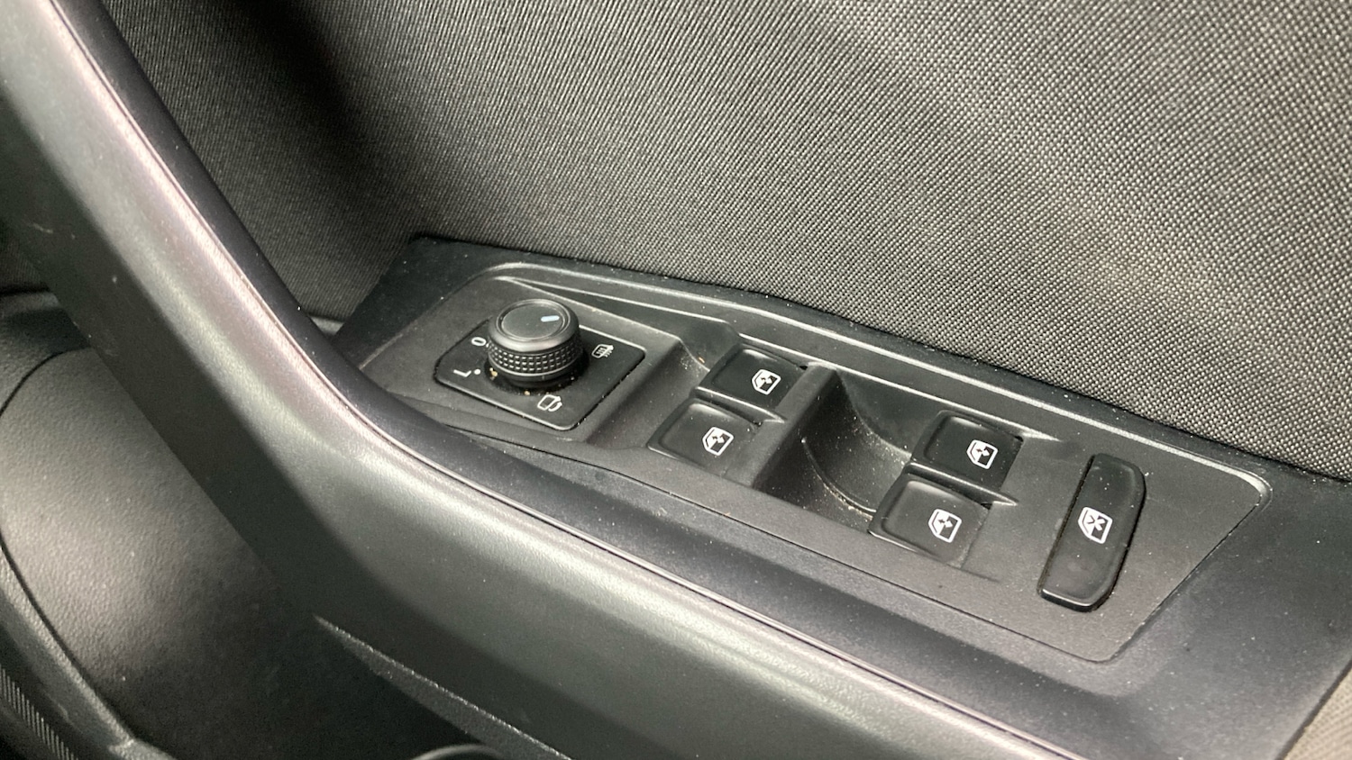 Used Volkswagen T-Roc 2023 for sale - 77893231: Photo 26