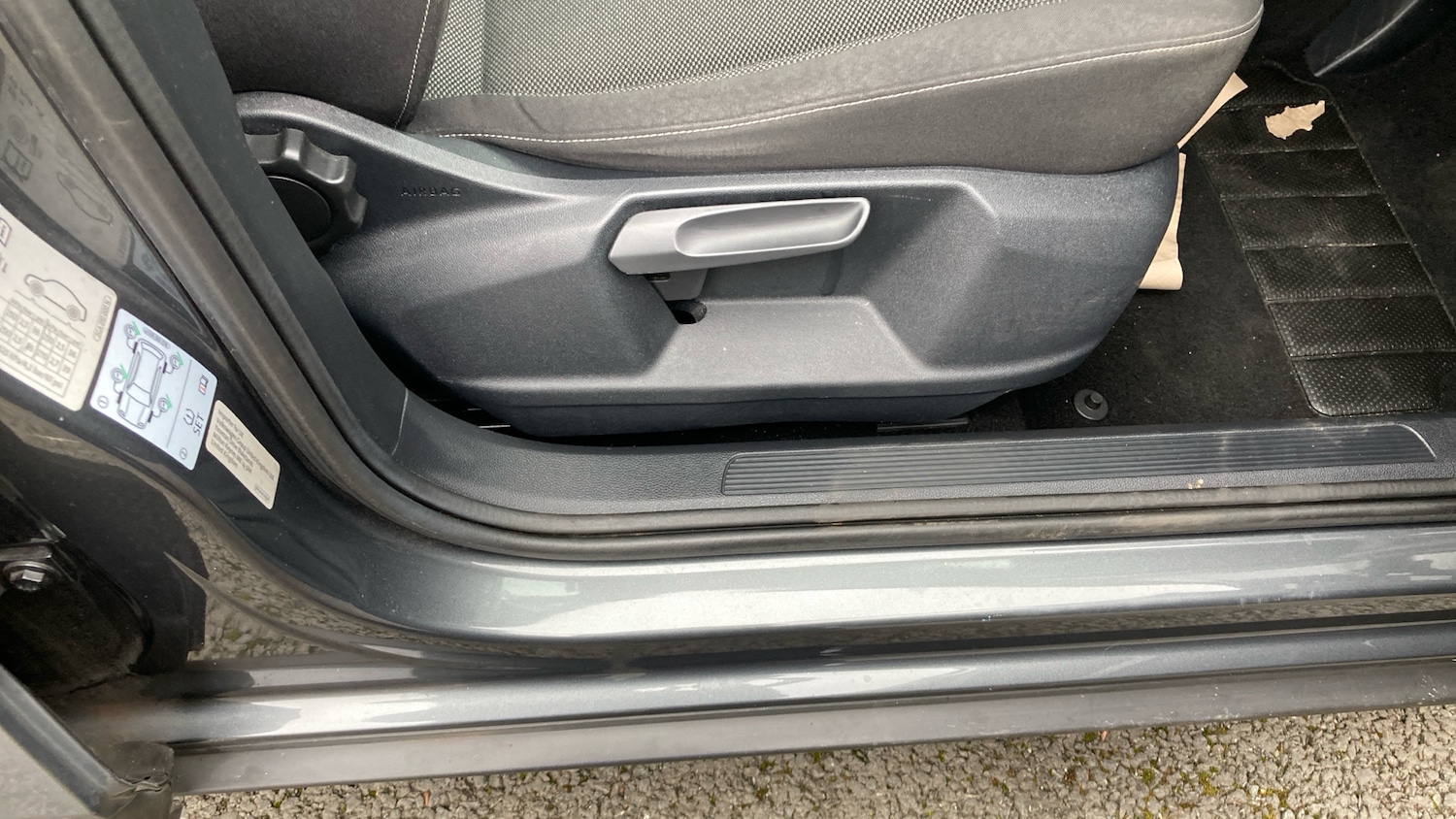 Used Volkswagen T-Roc 2023 for sale - 77893231: Photo 29