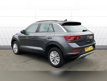 Used Volkswagen T-Roc 2023 for sale - 77893231: Photo