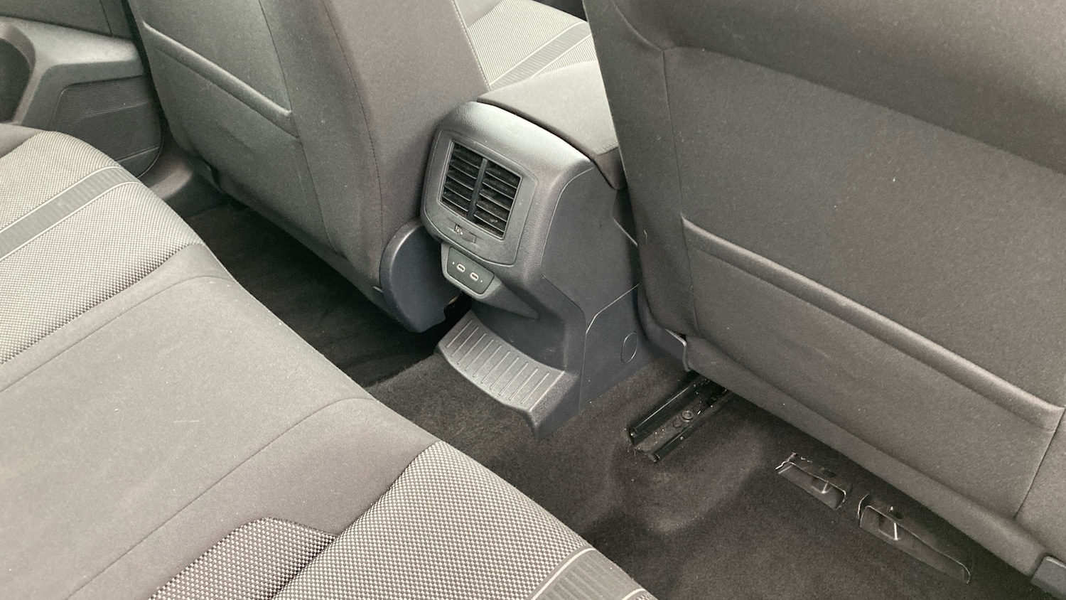 Used Volkswagen T-Roc 2023 for sale - 77893231: Photo 35