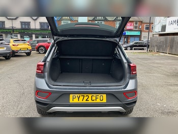 Used Volkswagen T-Roc 2023 for sale - 77893231: Photo