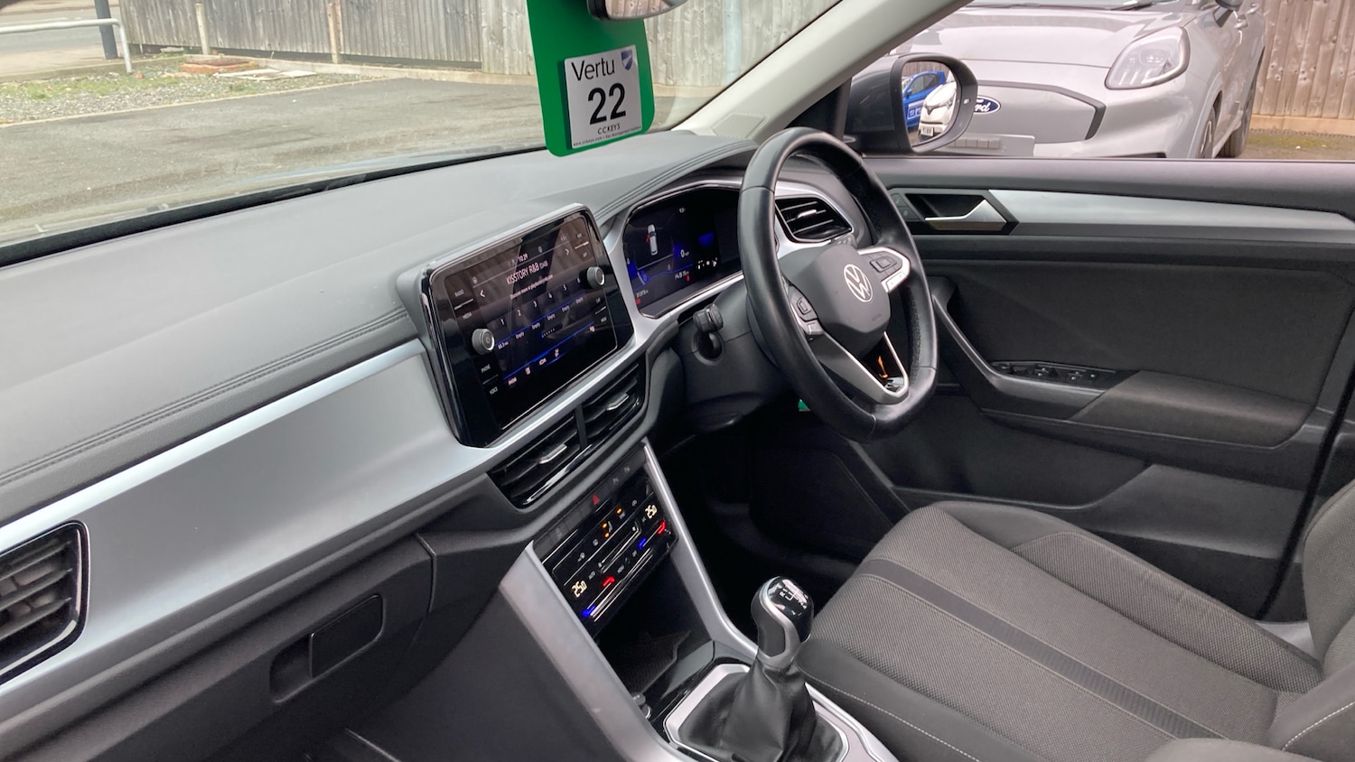 Used Volkswagen T-Roc 2023 for sale - 77893231: Photo 9