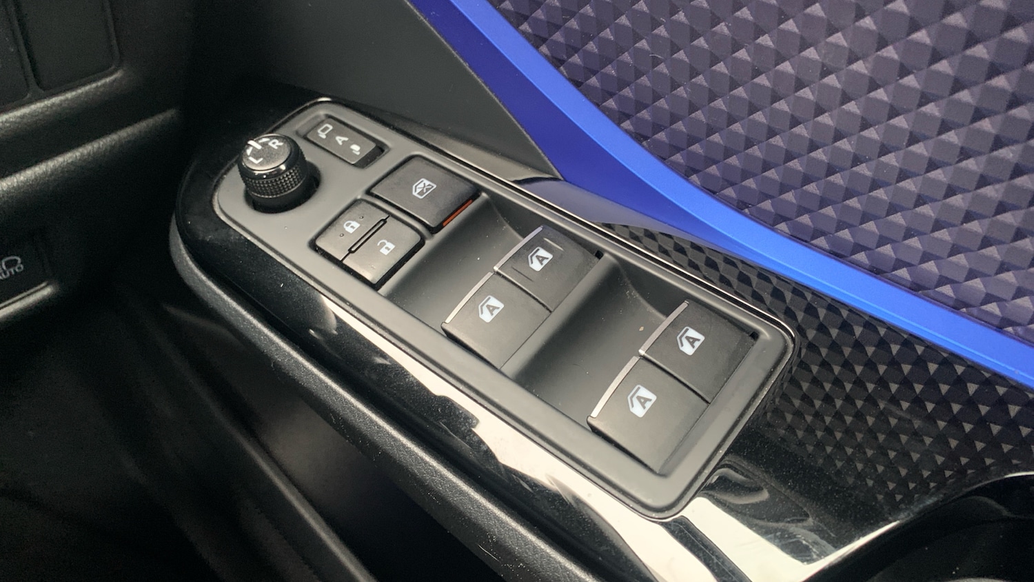 Used Toyota C-HR 2018 for sale - 77779039: Photo 26