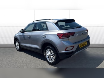Used Volkswagen T-Roc 2023 for sale - 79057605: Photo