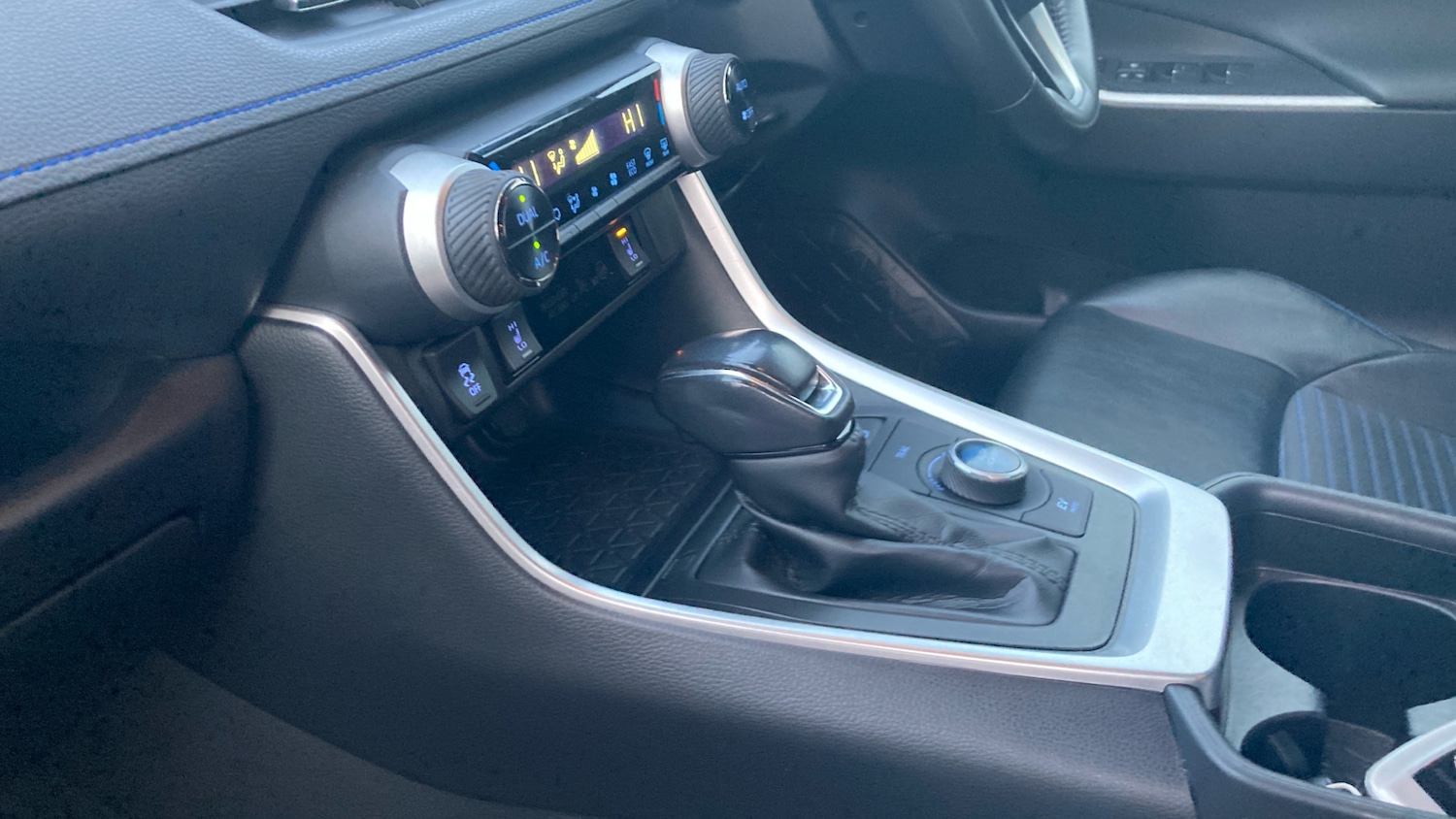 Used Toyota RAV4 2021 for sale - 76877770: Photo 13