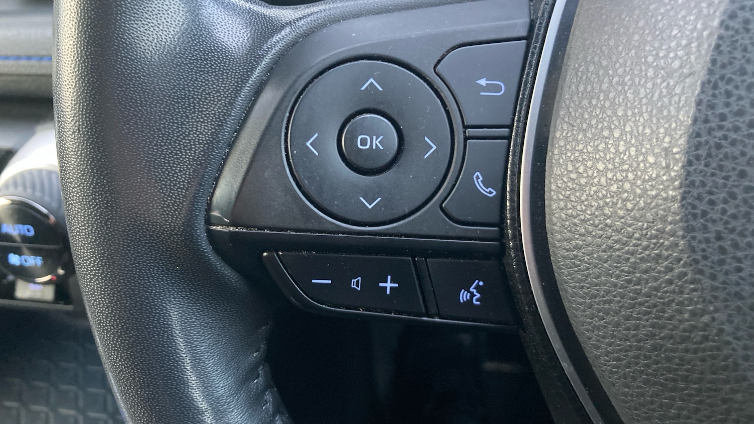 Used Toyota RAV4 2021 for sale - 76877770: Photo 37