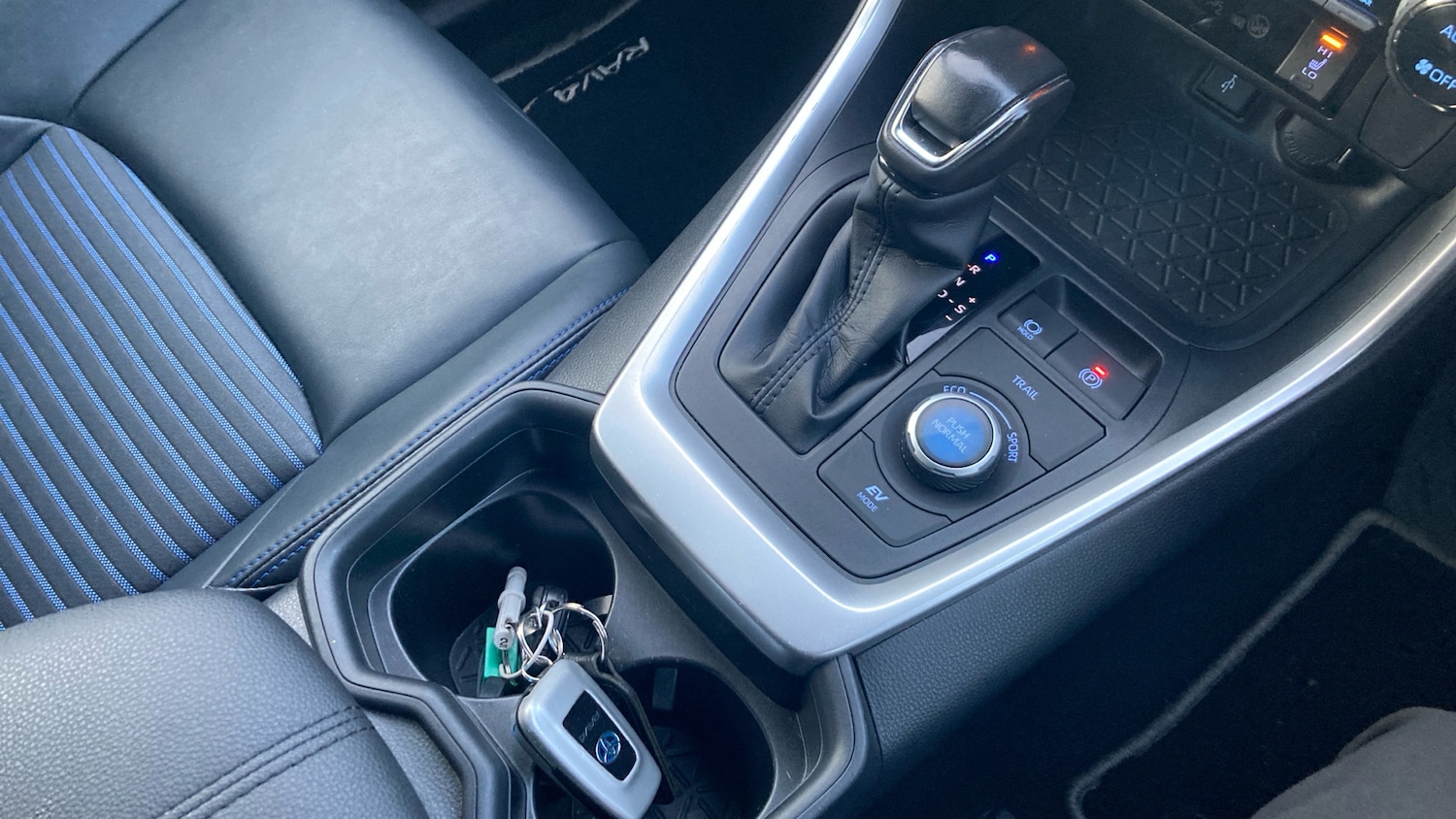 Used Toyota RAV4 2021 for sale - 76877770: Photo 44