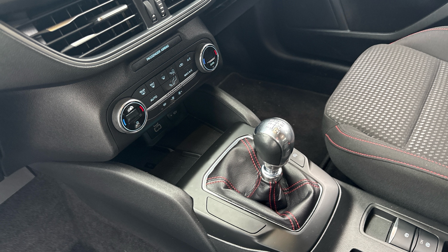 Used Ford Focus 2022 for sale - 76564927: Photo 13