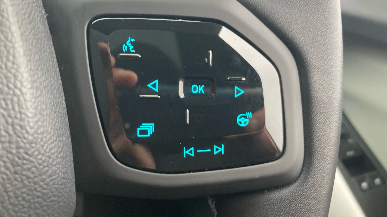 Used Ford Explorer 2025 for sale - 77603596: Photo 24