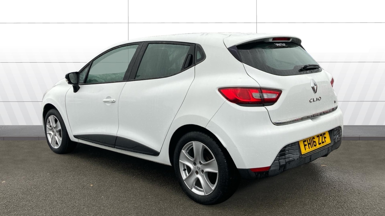 Used Renault Clio 2016 for sale - 76588524: Photo 2