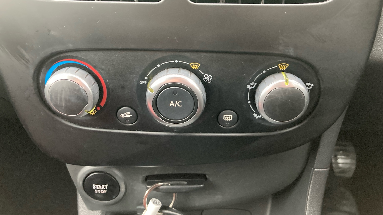 Used Renault Clio 2016 for sale - 76588524: Photo 31