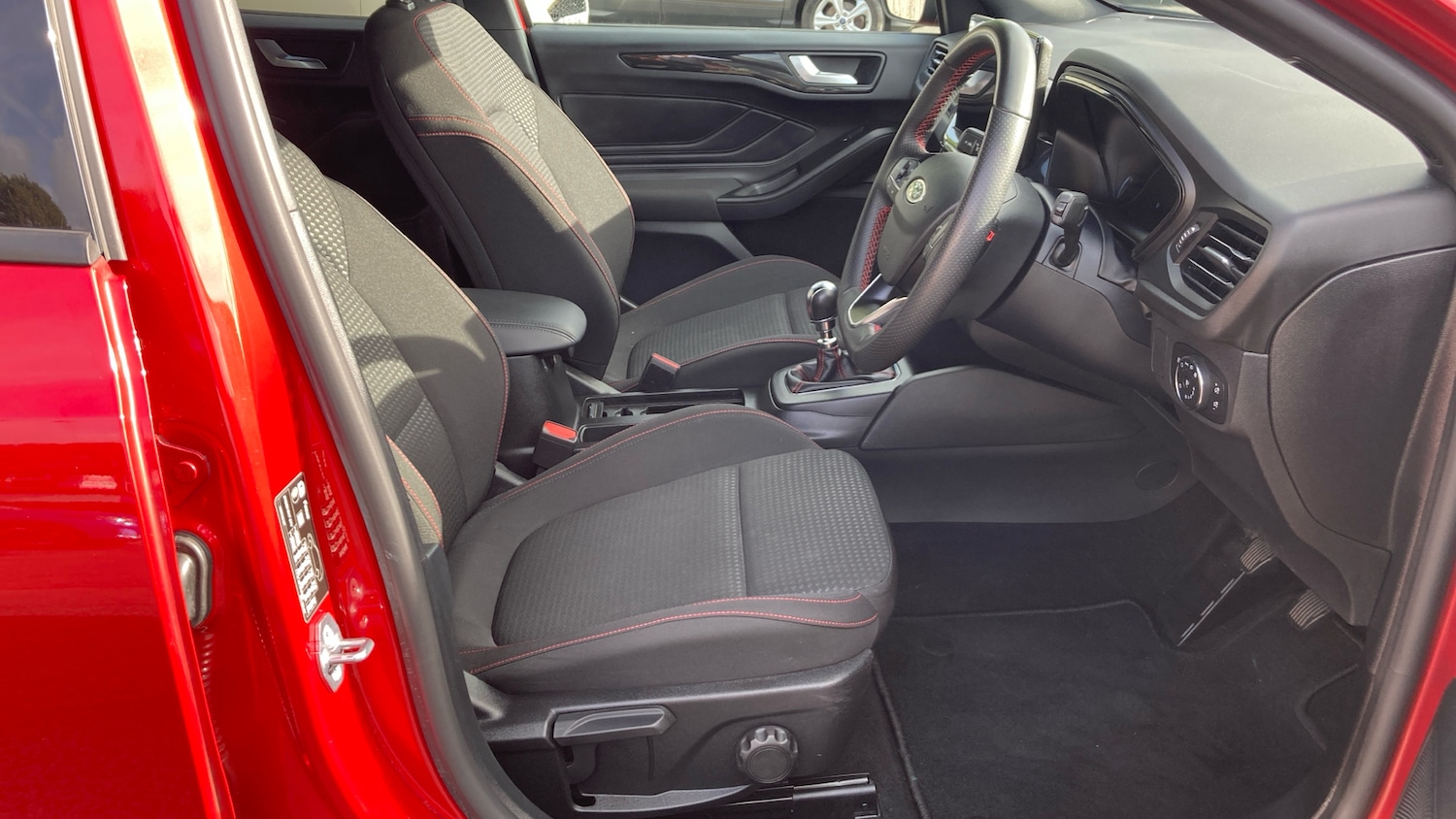 Used Ford Focus 2023 for sale - 76205981: Photo 22