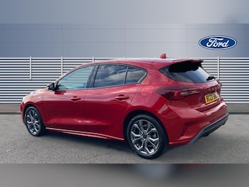 Used Ford Focus 2023 for sale - 76205981: Photo 2