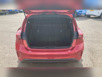 Used Ford Focus 2023 for sale - 76205981: Photo 4