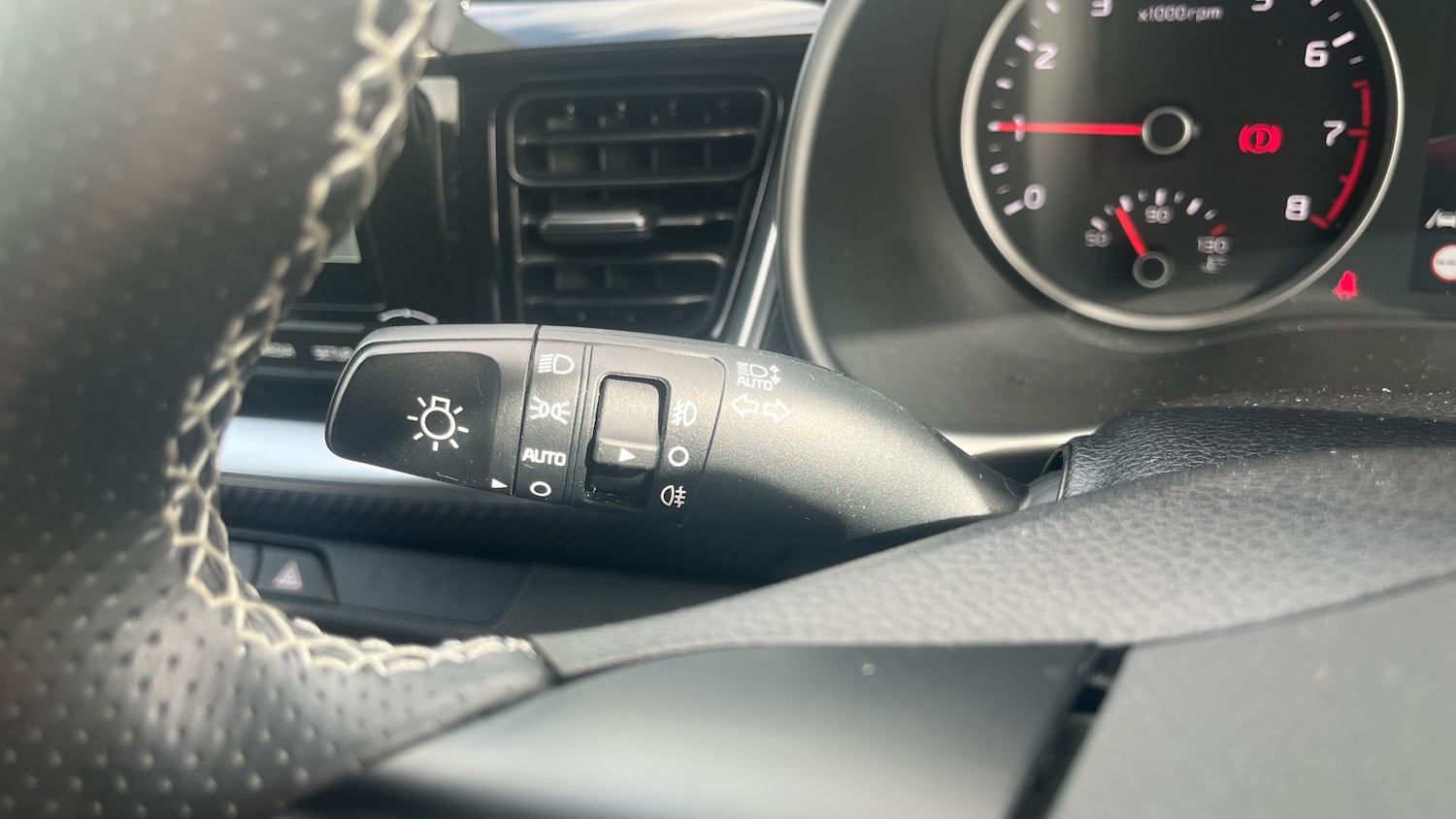 Used Kia Stonic 2021 for sale - 76779238: Photo 24