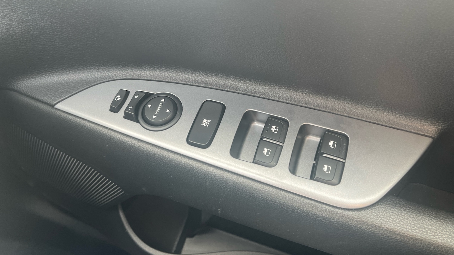 Used Kia Stonic 2021 for sale - 76779238: Photo 26