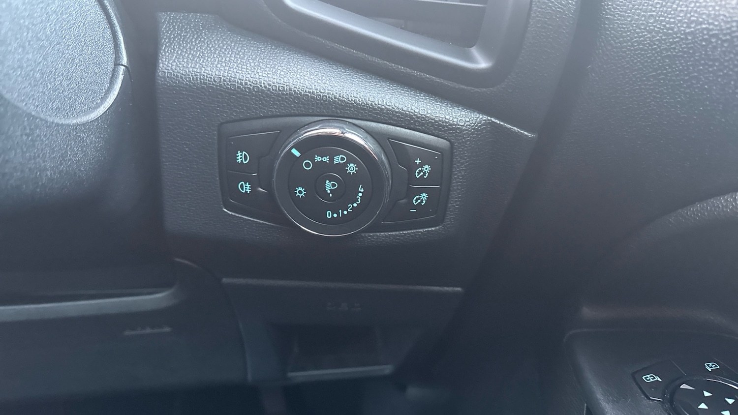 Used Ford Ecosport 2020 for sale - 76748015: Photo 33