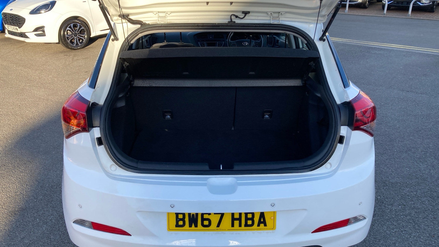 Used Hyundai i20 2018 for sale - 77052938: Photo 4