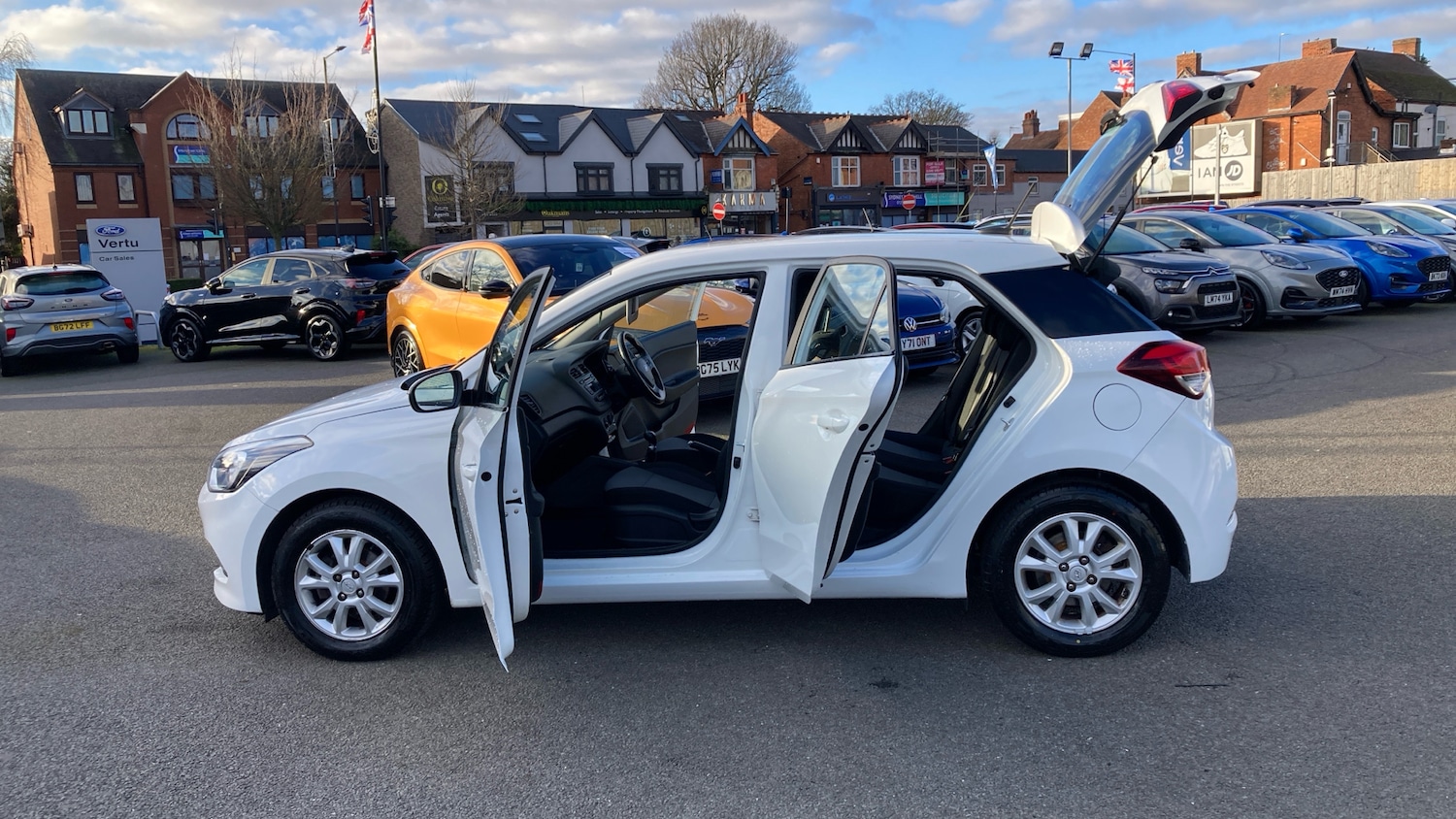 Used Hyundai i20 2018 for sale - 77052938: Photo 42