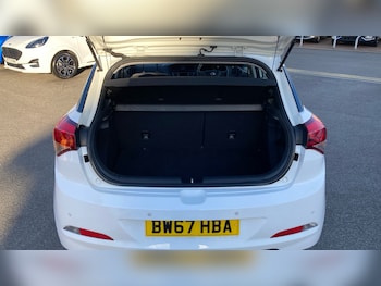 Used Hyundai i20 2018 for sale - 77052938: Photo