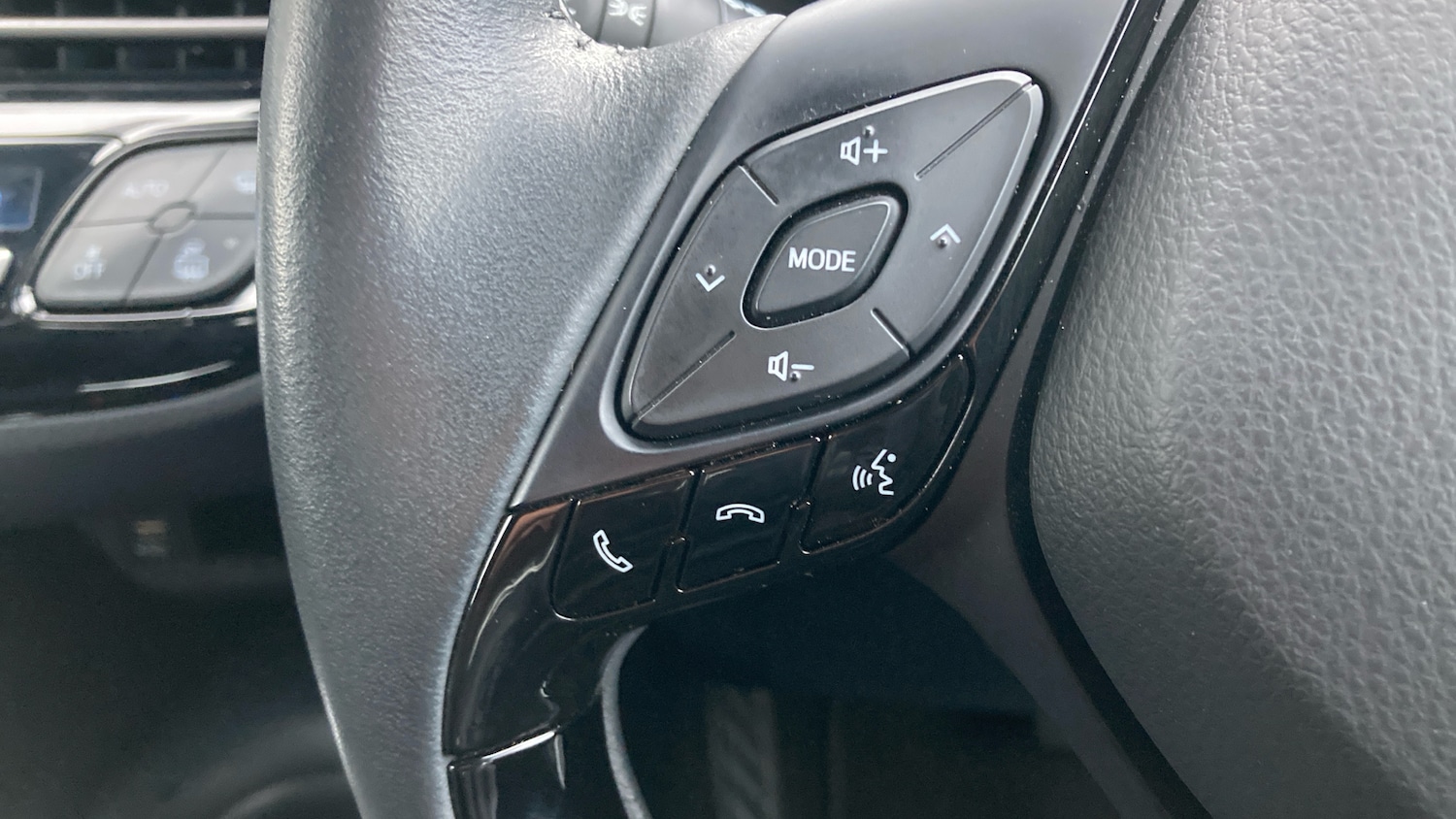 Used Toyota C-HR 2021 for sale - 76941248: Photo 30