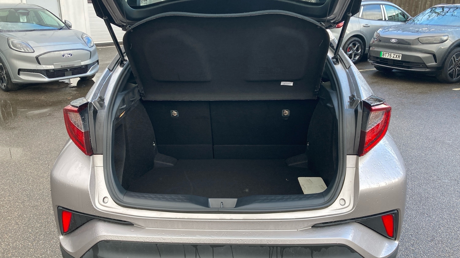 Used Toyota C-HR 2021 for sale - 76941248: Photo 4