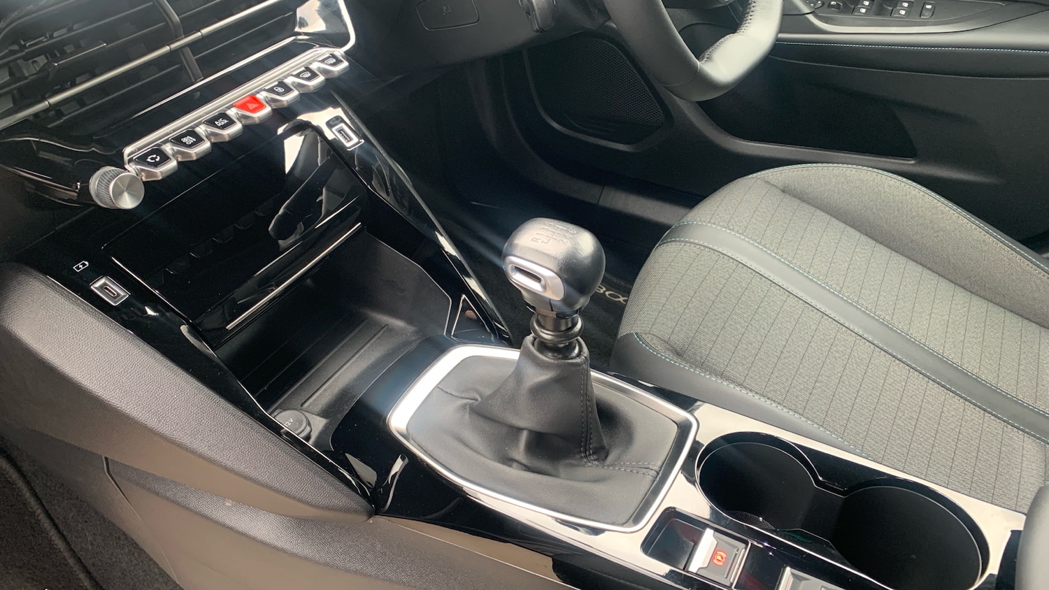 Used Peugeot 2008 2023 for sale - 77687927: Photo 13