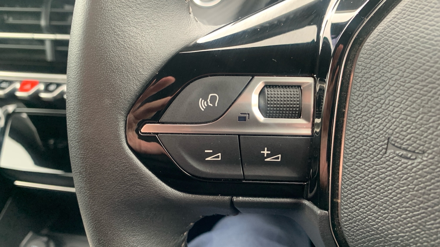 Used Peugeot 2008 2023 for sale - 77687927: Photo 21