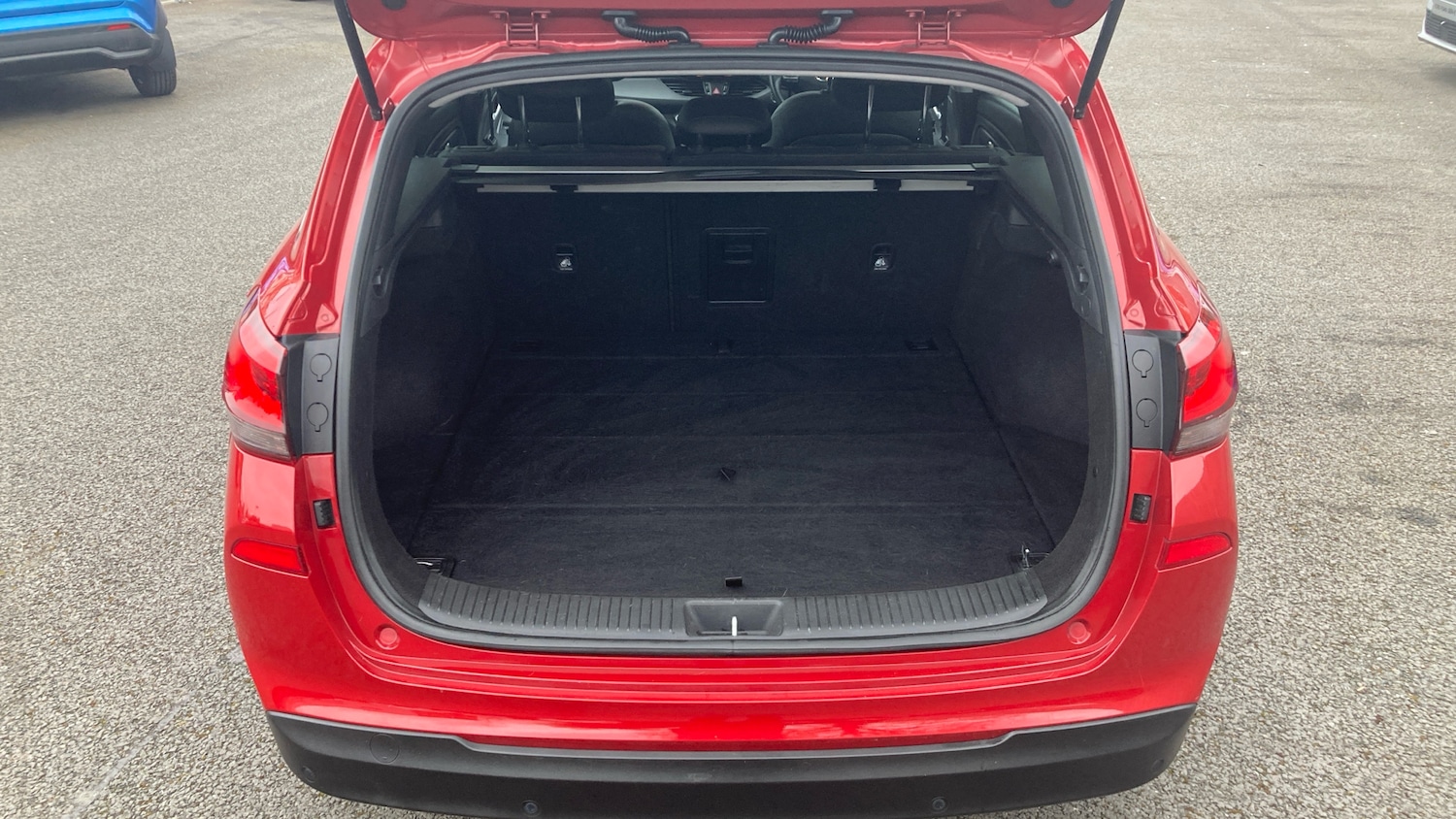 Used Hyundai i30 2017 for sale - 78108129: Photo 4